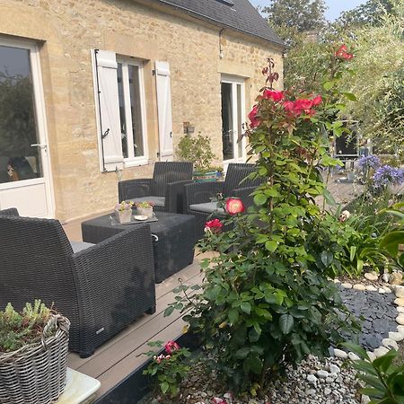 Bed and Breakfast Le Doux Refuge Esquay-sur-Seulles Exterior foto